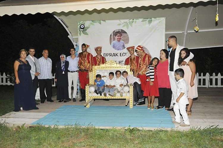 Beykoz’da bir sünnet düğünü ve aile mutluluğu 4 tograk ege ozdemir sunnet 20 KO3ke8VsnE