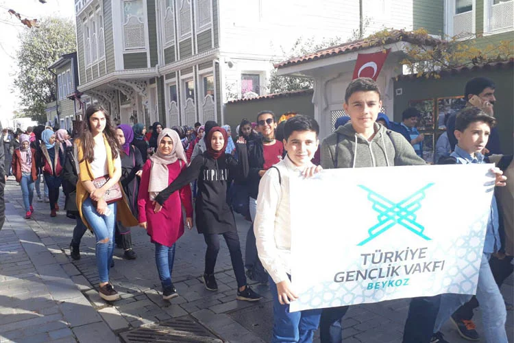 TÜGVA Beykoz'dan kutsal emanet ziyareti 2 tugva kutsalziyare IRO4qOO3Pm