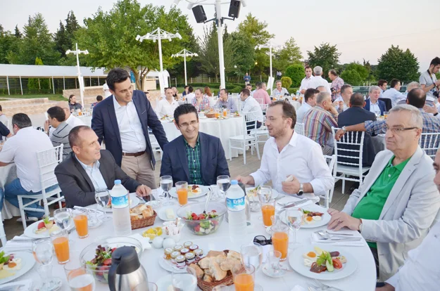 Turnacıoğlu Telekom’un iftar sofrası… 1 turnacioglu telek 15AMBPIW6M