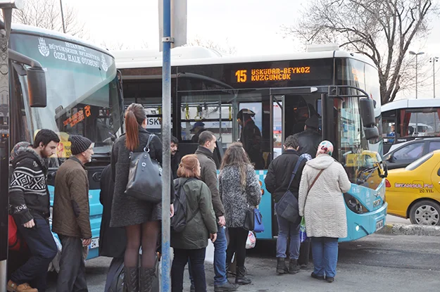 Üsküdar, Beykoz yolu sabah akşam çile dolu 2 uskudar otobus durak ferdi 21 5ZfkrCqWZA