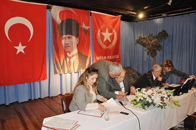 Hakan Ekiz yeniden Başkan seçildi 3 vatan parti 62eU2VqZM3