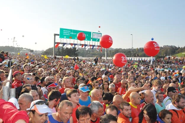 Boğaz Köprüsü’nün üstünde şenlik vardı 1 vodafone maraton 2015 42 2Mb15JiIny