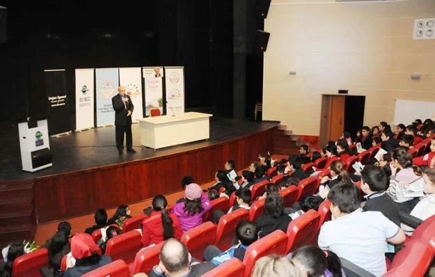 Beykoz öğrencileriyle yazar söyleşi günleri 2 yazar 7 qnLqjvVr3v