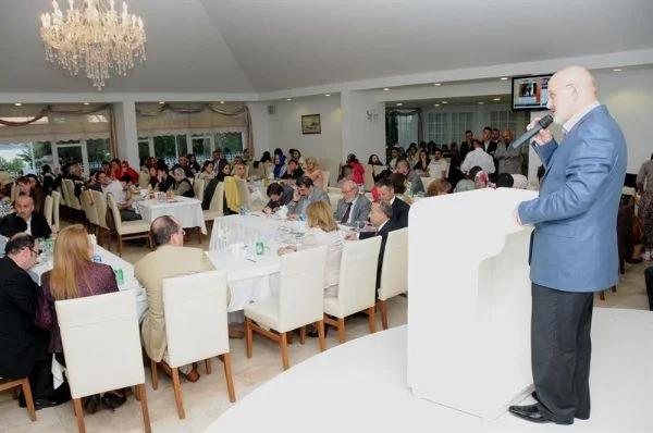 Çelikbilek'ten sağlıkçılara akşam yemeği 1 yem pYyYCQrosz