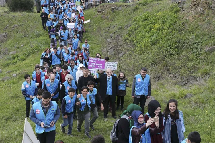 Beykoz'un yeşil okullarından 500 çam fidanı 2 yesil okul 3 SVPhmjNG3U