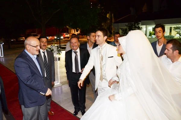 Başkanı gelin damat karşıladı 1