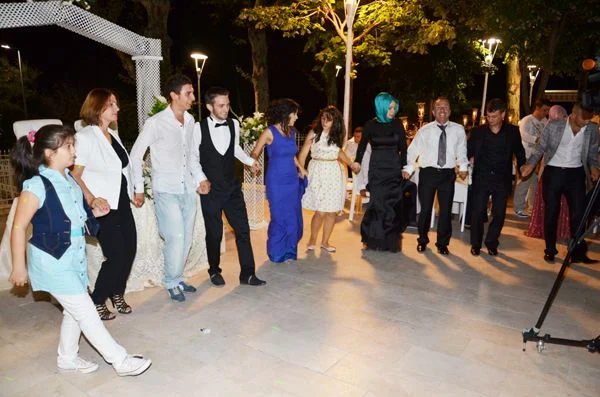 Başkanı gelin damat karşıladı 2 yildiz kuvel dugun h g5Q7Ev4pAT