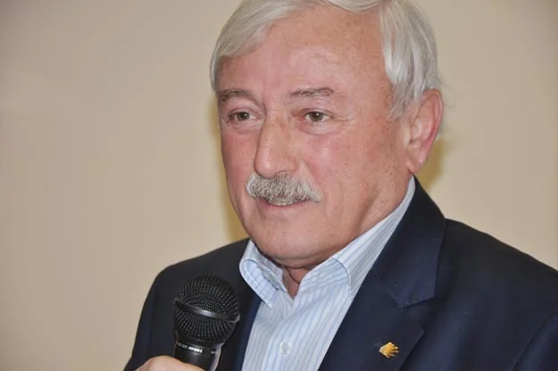 CHP'de 4. Aday: Zerrin Bekar! 3 zerrin bekaraday 8 XZ3WpMb5PY