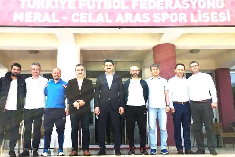 Spor İl Müdürü’nden şampiyon okula ziyaret 1 zi 2 2VgTpjMnAf