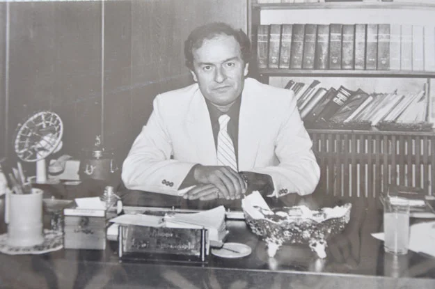 zulal rafe bL0e1kVh8Y