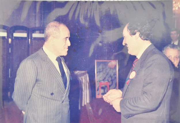 zulal rafe tIWeMXpE5h