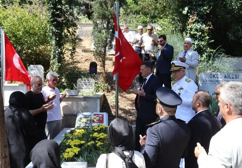 Beykoz'da şehit kabirleri ve aileleri ziyaret edildi 3 150715072 yursTksIp4