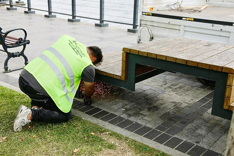 Beykoz sahilinde oturma bankları değiştirildi 1 beykoz sahil bank haber 2 wKZ2InL4JZ