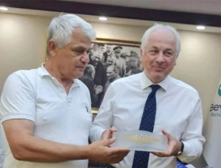 Beykoz Belediye Başkanının neşter vurması lazım 3 beymez hab 9WvgmNhLBP