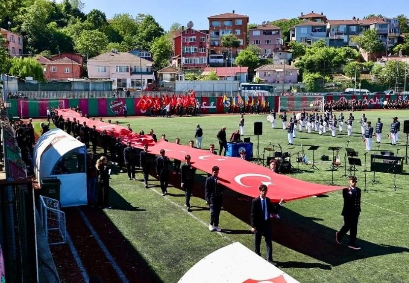 Beykoz’da yer gök kırmızı beyaz oldu 4 may190 YAvSzmgfaS