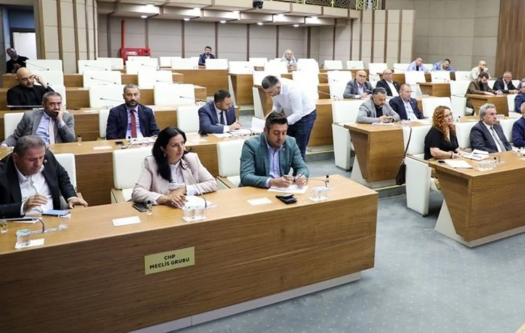 Beykoz Belediye Meclisinde bütçe çığırından çıktı 2 meclis 1 BqsyQ5K0Ks