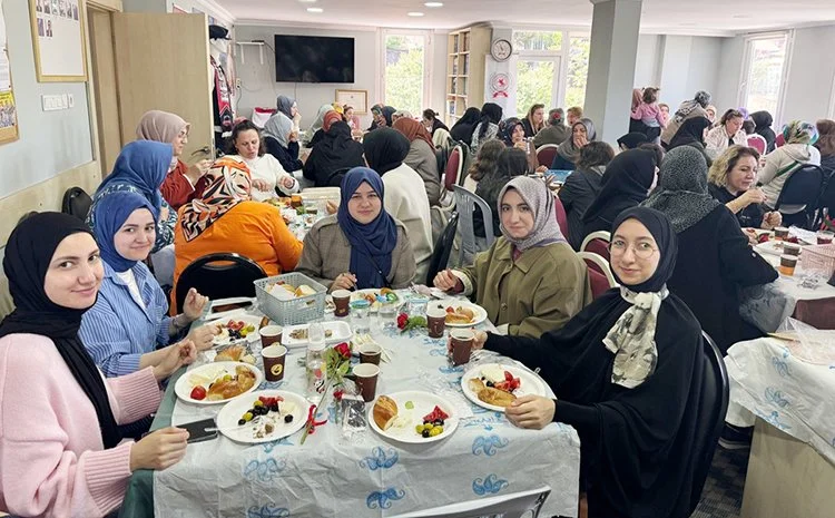 Samsunlulardan Beykoz’da anlamlı Anneler Günü kutlaması 1 samsun beyk cIR b6esSQ