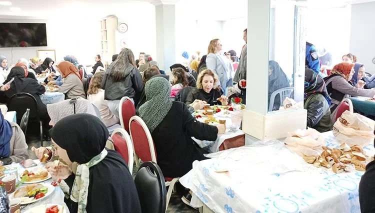 Samsunlulardan Beykoz’da anlamlı Anneler Günü kutlaması 2 samsun beykoz 2 JV7k be0EK