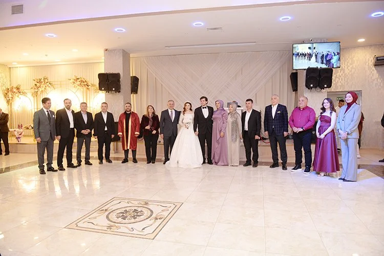 Bursa İnegöl’den Gür Ailesine hukukçu gelin 6 sinem kadir habe IkFZNpErkX