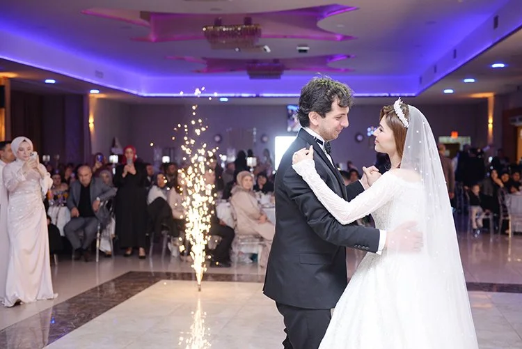 Bursa İnegöl’den Gür Ailesine hukukçu gelin 3 sinem kadir habe Xzg2iHvhUM