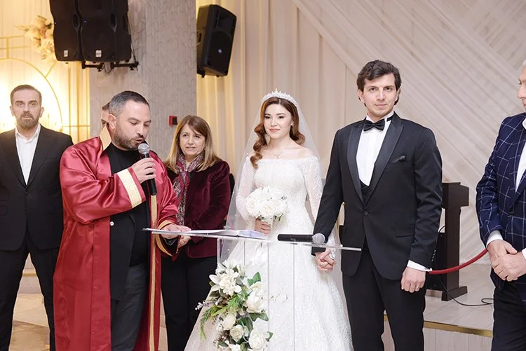 Bursa İnegöl’den Gür Ailesine hukukçu gelin 7 sinem kadir haber 4 uYOLWIM2Rh