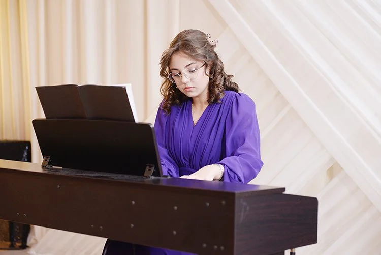 Bursa İnegöl’den Gür Ailesine hukukçu gelin 2 sinem kadir haber 6 vwC9p29bgb